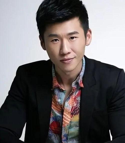 演员李玉峰的老婆,揭秘演员背后的温馨家庭生活